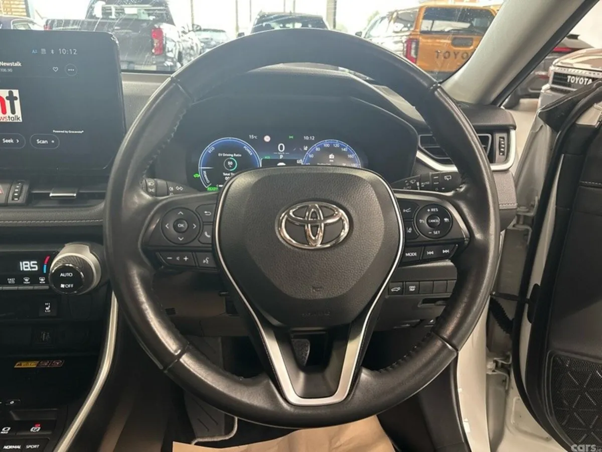 Toyota RAV4 SUV, Petrol Hybrid, 2024, White