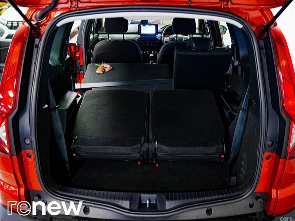 Dacia Jogger MPV, Petrol, 2023, Brown
