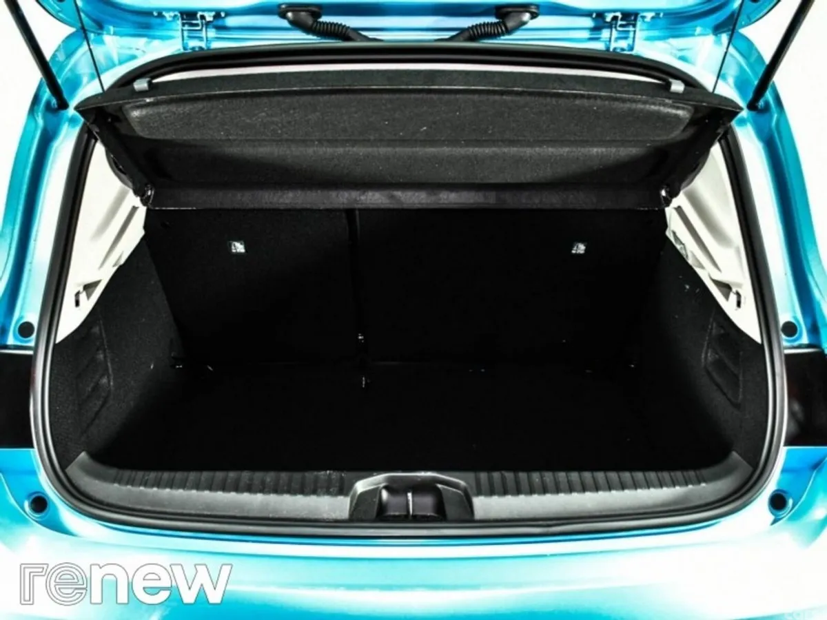 Renault Clio Hatchback, Petrol, 2022, Blue
