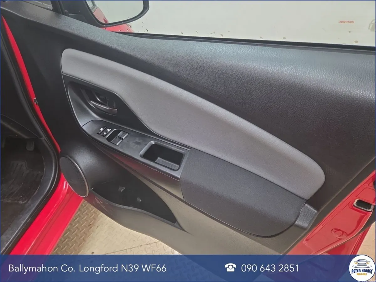 Toyota Yaris Hatchback, Petrol, 2016, Red