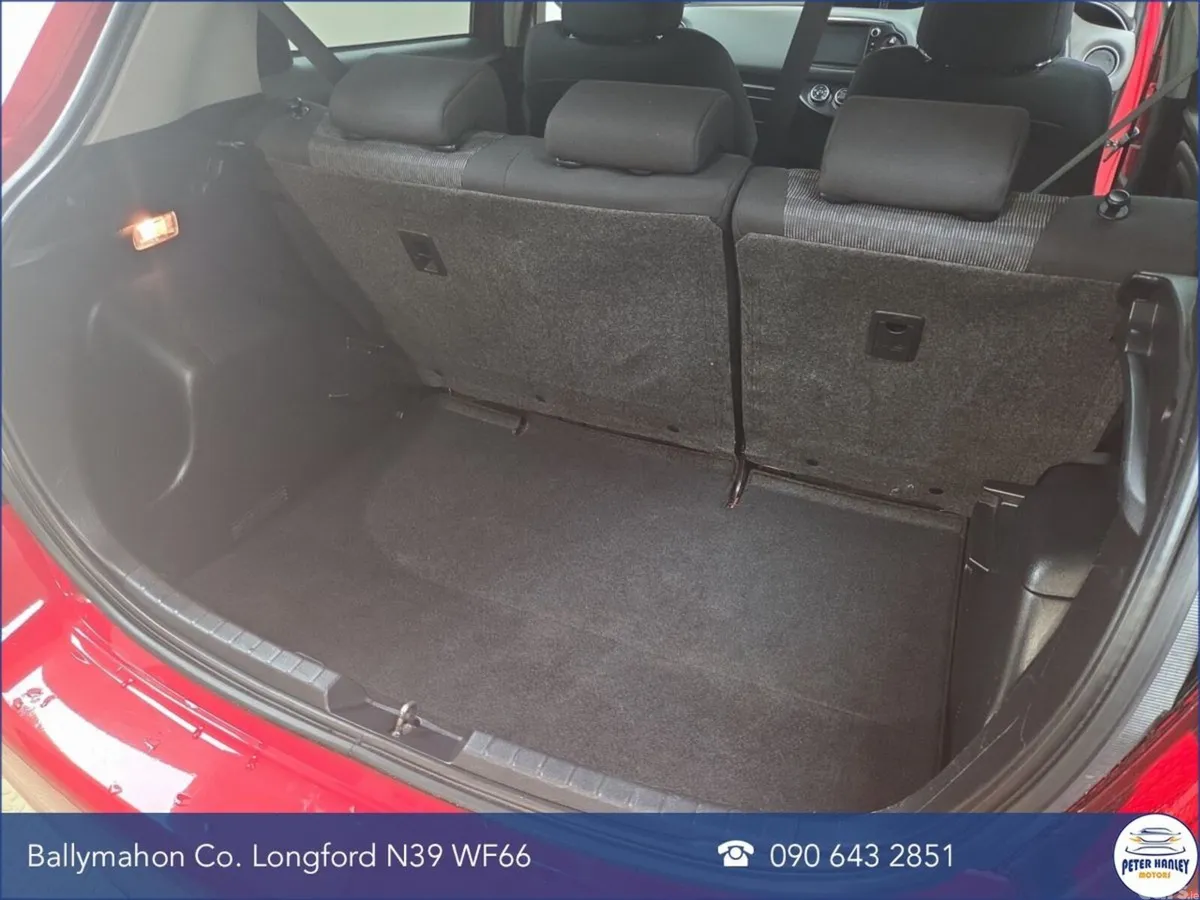 Toyota Yaris Hatchback, Petrol, 2016, Red