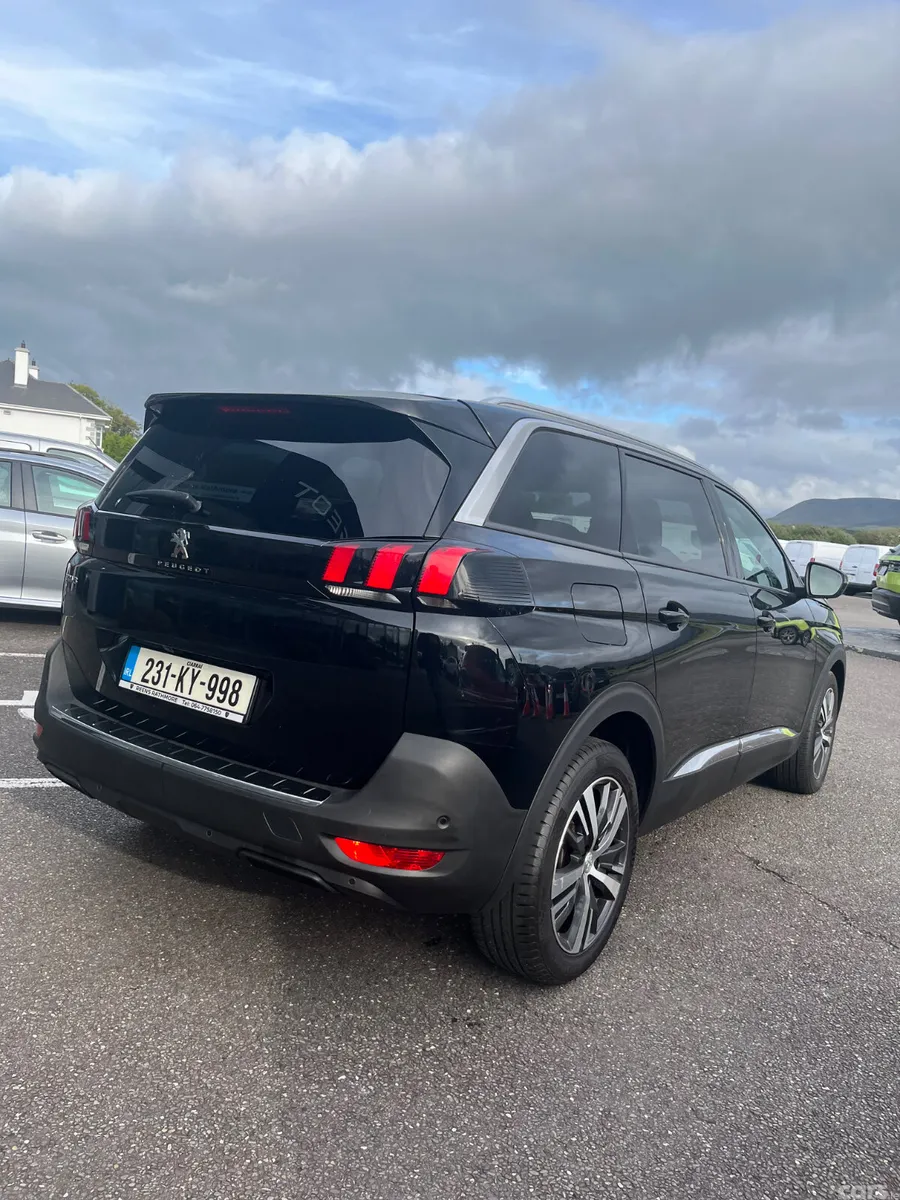 Peugeot 5008 MPV, Diesel, 2023, Black
