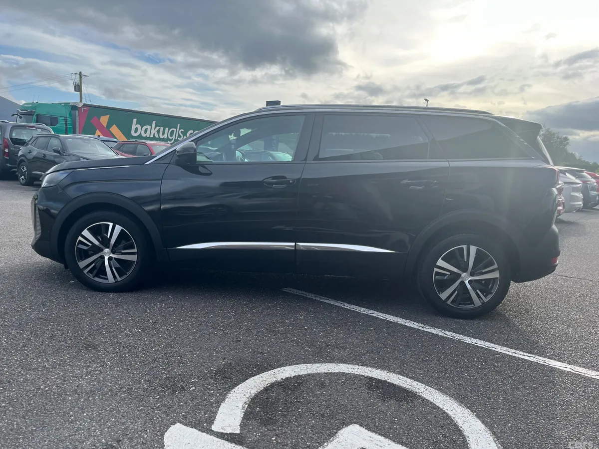 Peugeot 5008 MPV, Diesel, 2023, Black