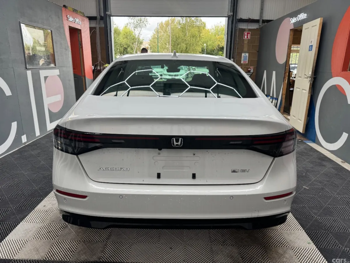 Honda Accord Saloon, Petrol Hybrid, 2024, White
