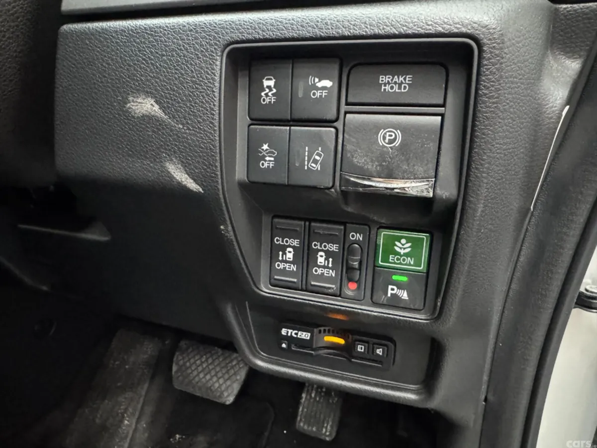 Honda Odyssey MPV, Petrol, 2019, Silver