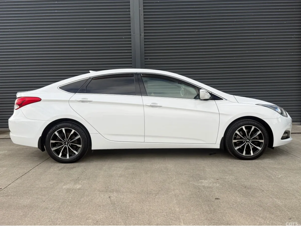 Hyundai i40 Saloon, Diesel, 2018, White