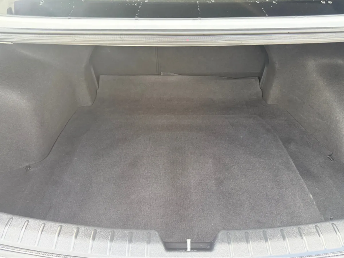 Hyundai i40 Saloon, Diesel, 2018, White