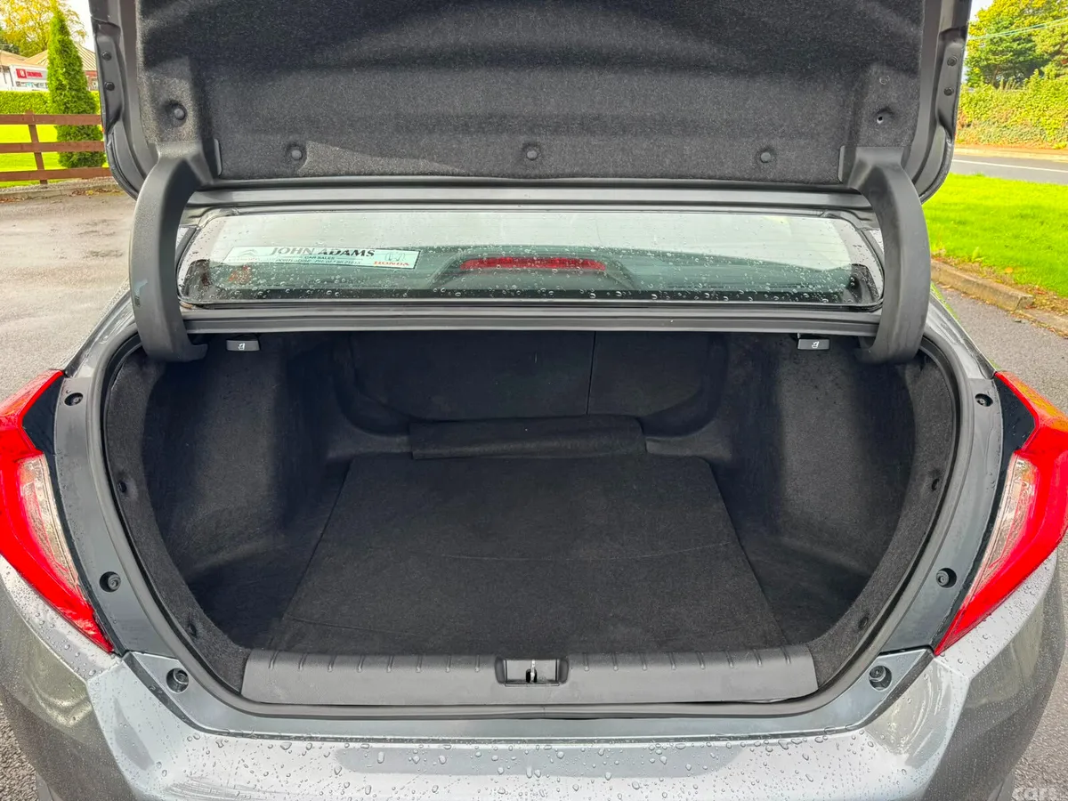 Honda Civic Saloon, Diesel, 2020, Grey