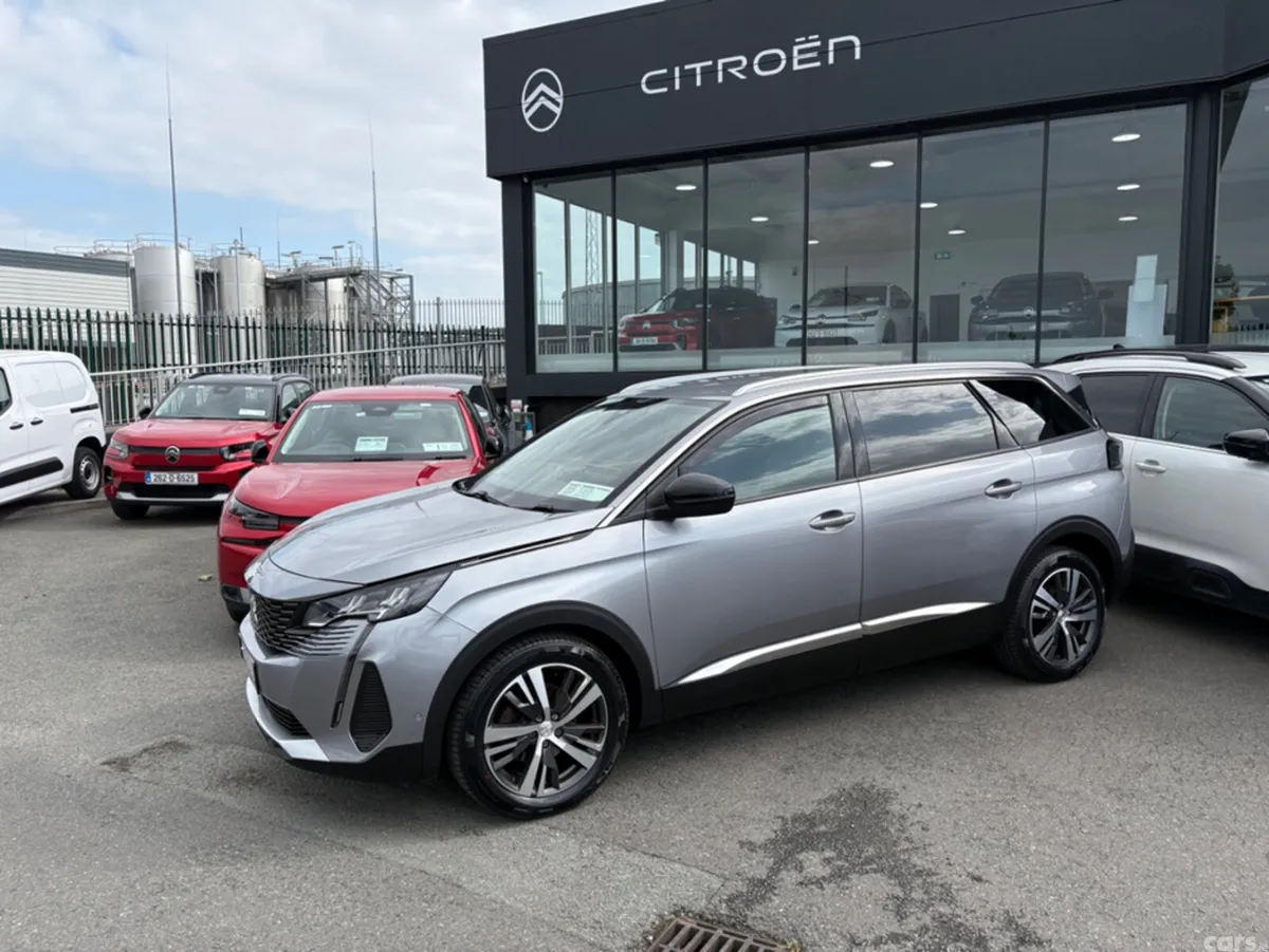 Peugeot 5008 MPV, Diesel, 2022, Grey
