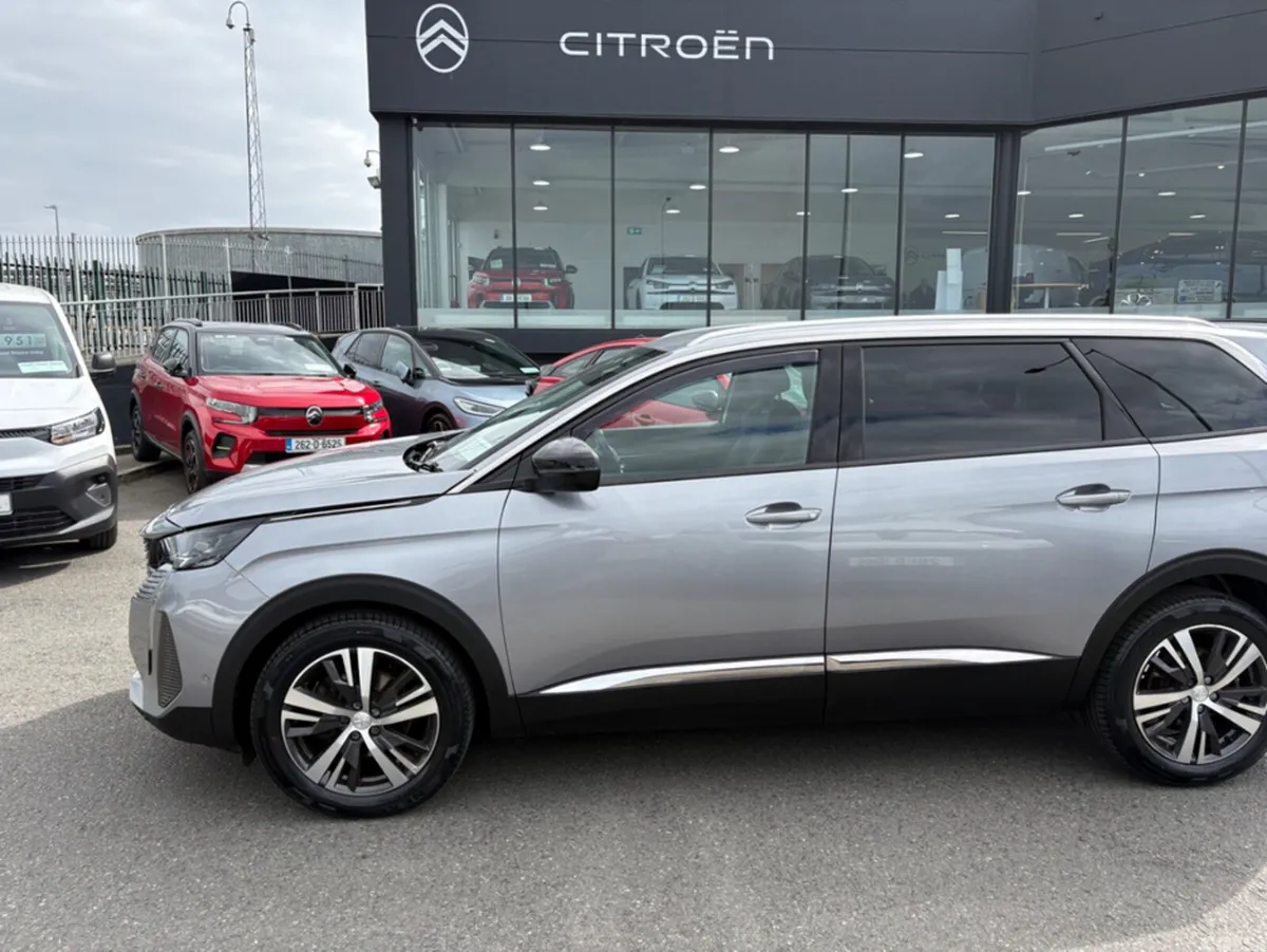 Peugeot 5008 MPV, Diesel, 2022, Grey