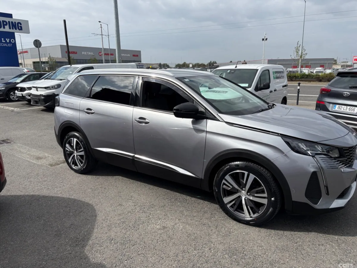 Peugeot 5008 MPV, Diesel, 2022, Grey