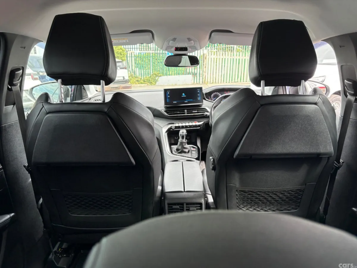 Peugeot 5008 MPV, Diesel, 2022, Grey