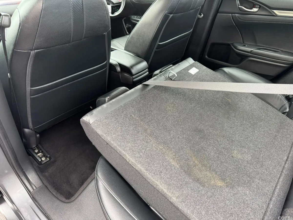 Honda Civic Saloon, Diesel, 2020, Grey