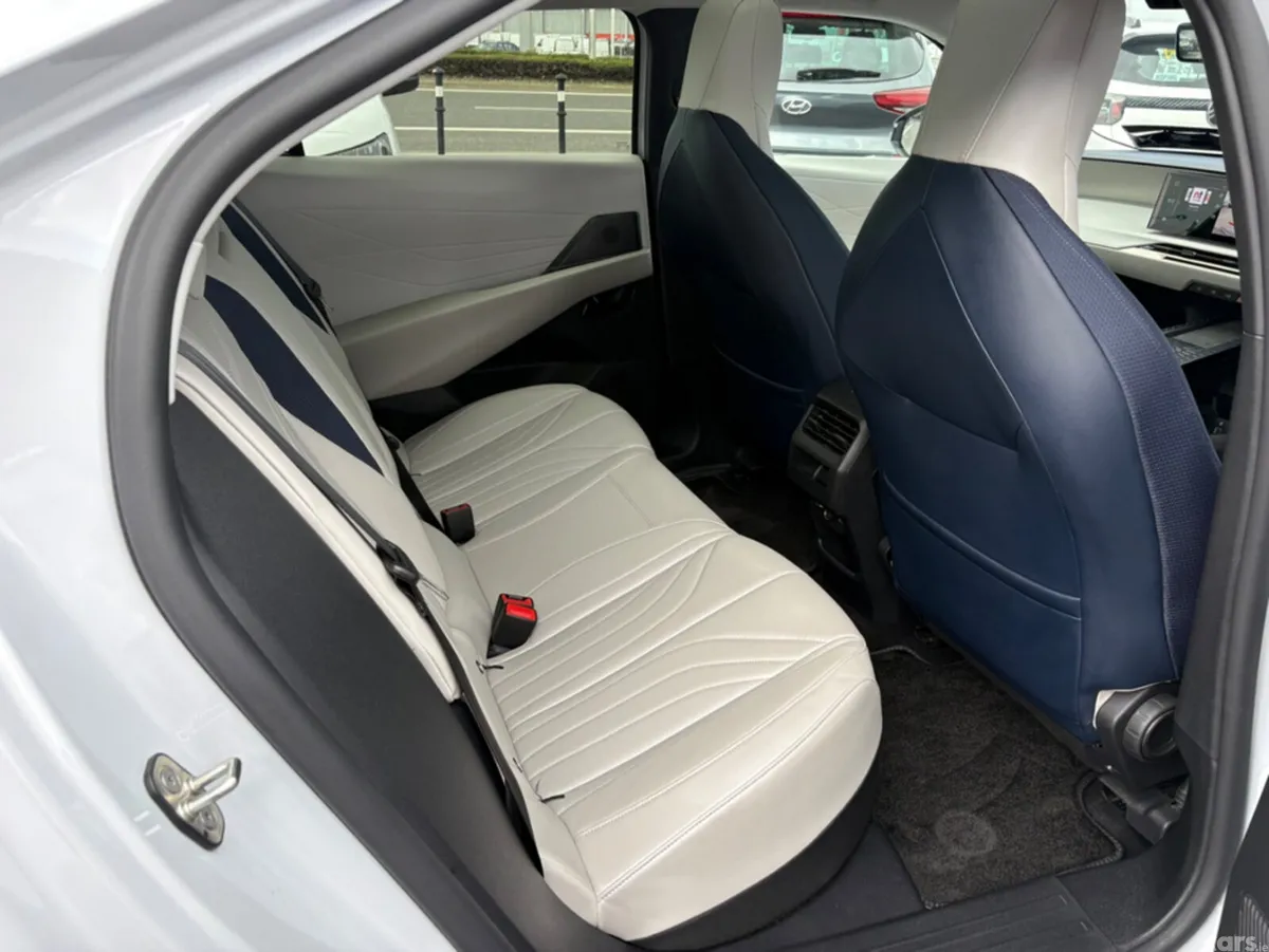 DS Automobiles Other Hatchback, Electric, 2026, White