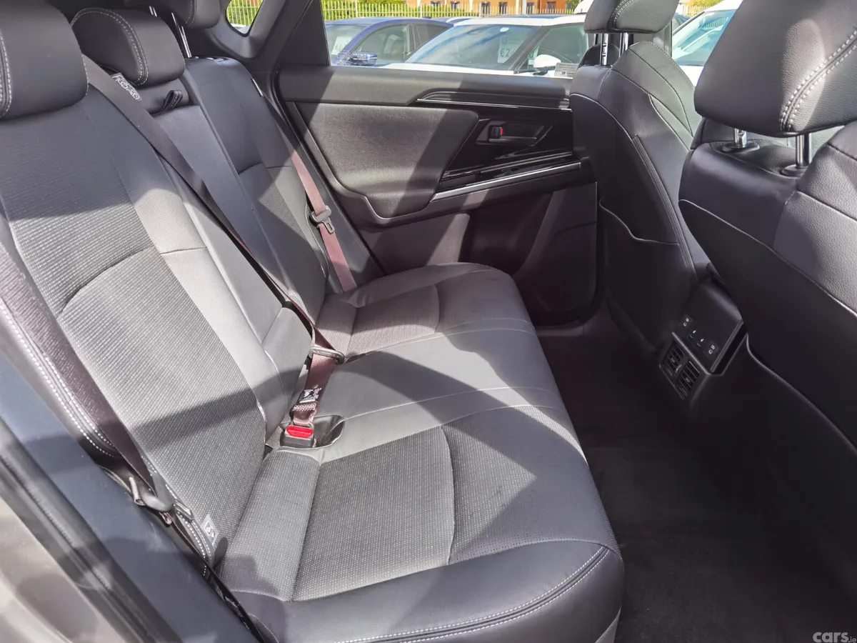 Subaru Solterra SUV, Electric, 2023, Silver
