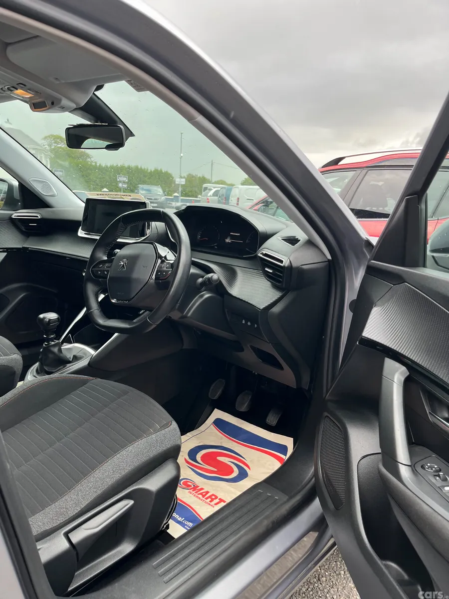 Peugeot 2008 MPV, Diesel, 2020, Grey