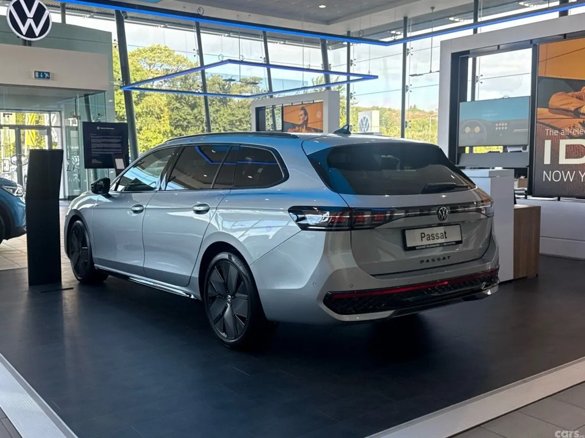 Volkswagen Passat Estate, Diesel, 2026, Grey