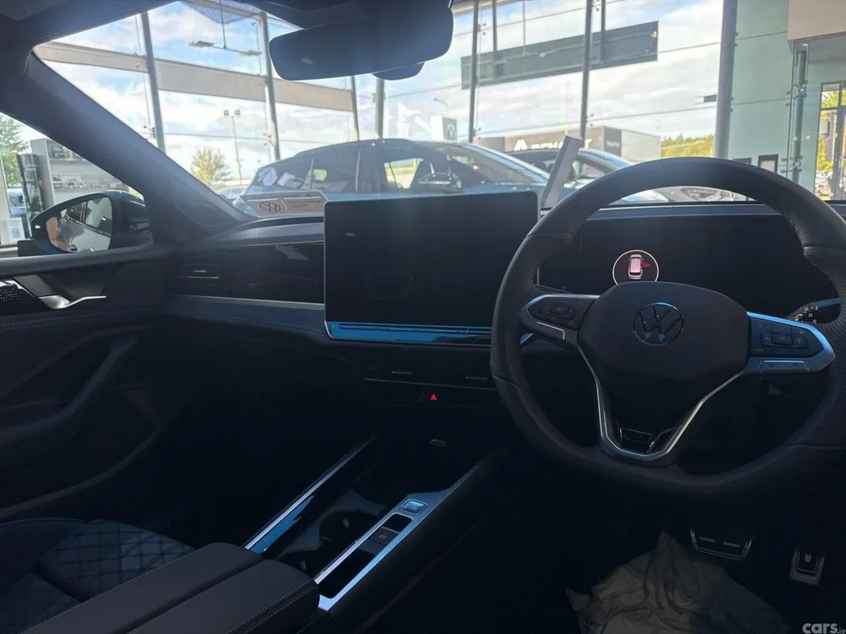 Volkswagen Passat Estate, Diesel, 2026, Grey