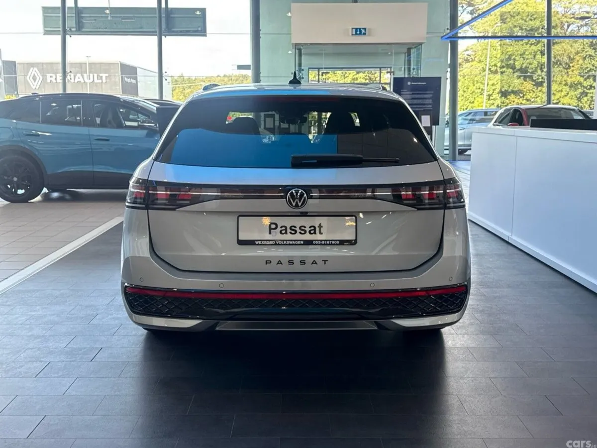 Volkswagen Passat Estate, Diesel, 2026, Grey
