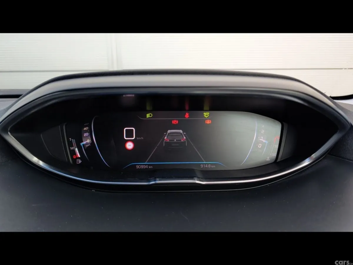 Peugeot 5008 MPV, Diesel, 2021, Blue