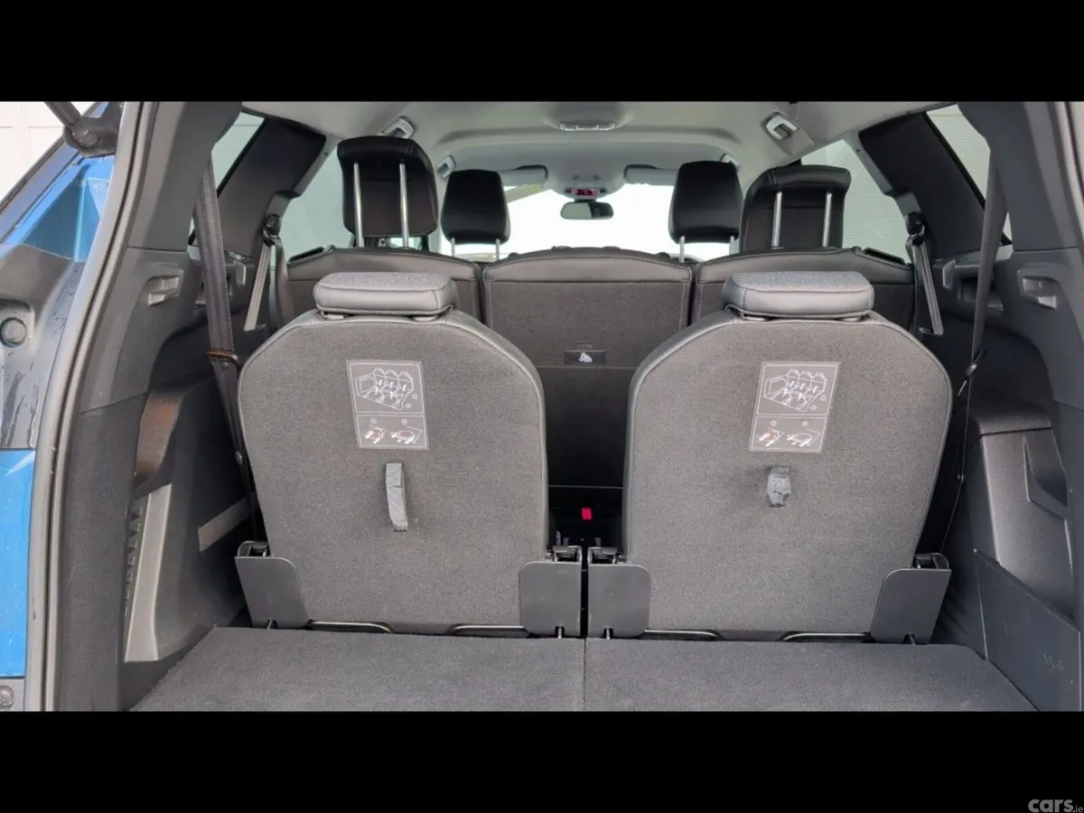 Peugeot 5008 MPV, Diesel, 2021, Blue