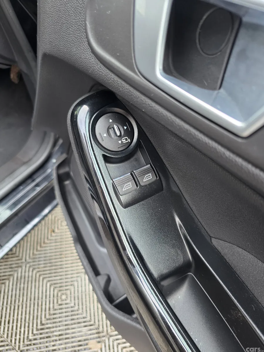Ford Fiesta Hatchback, Petrol, 2014, Black
