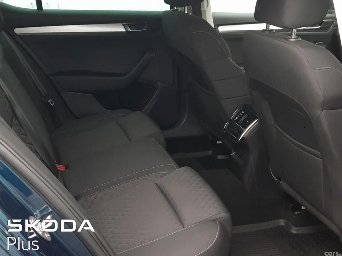 Skoda Superb Saloon, Diesel, 2023, Blue