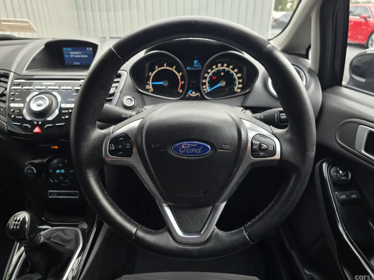 Ford Fiesta Hatchback, Petrol, 2014, Black