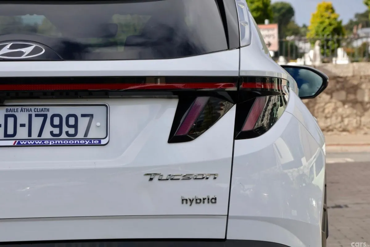 Hyundai Tucson SUV, Petrol Hybrid, 2023, White