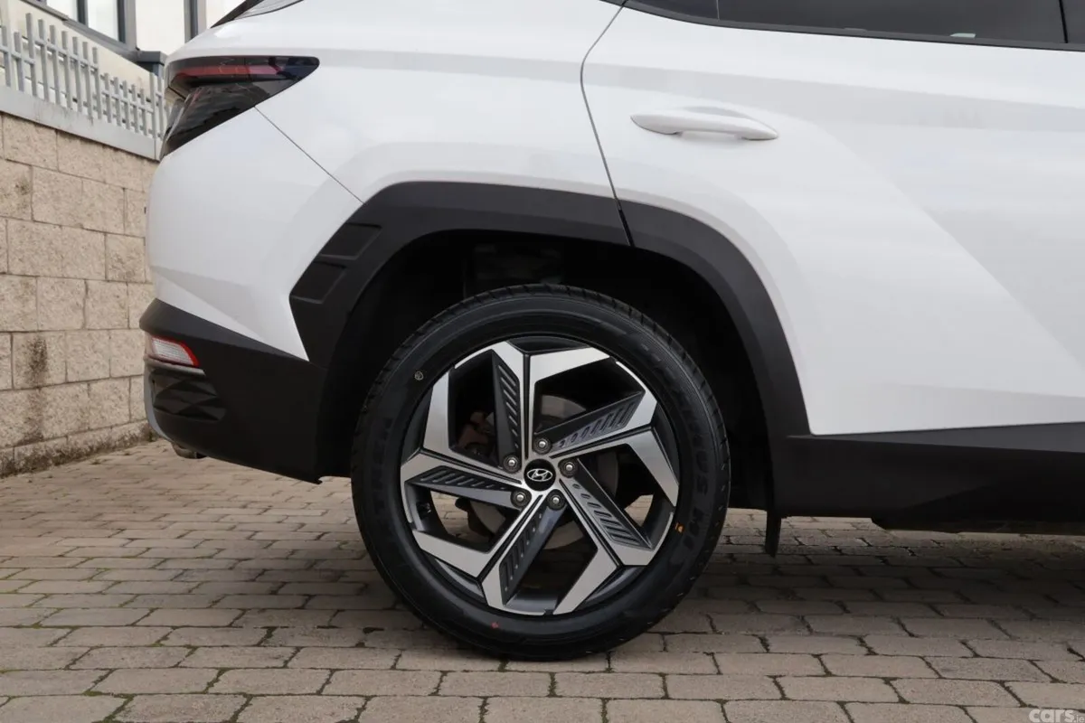 Hyundai Tucson SUV, Petrol Hybrid, 2023, White