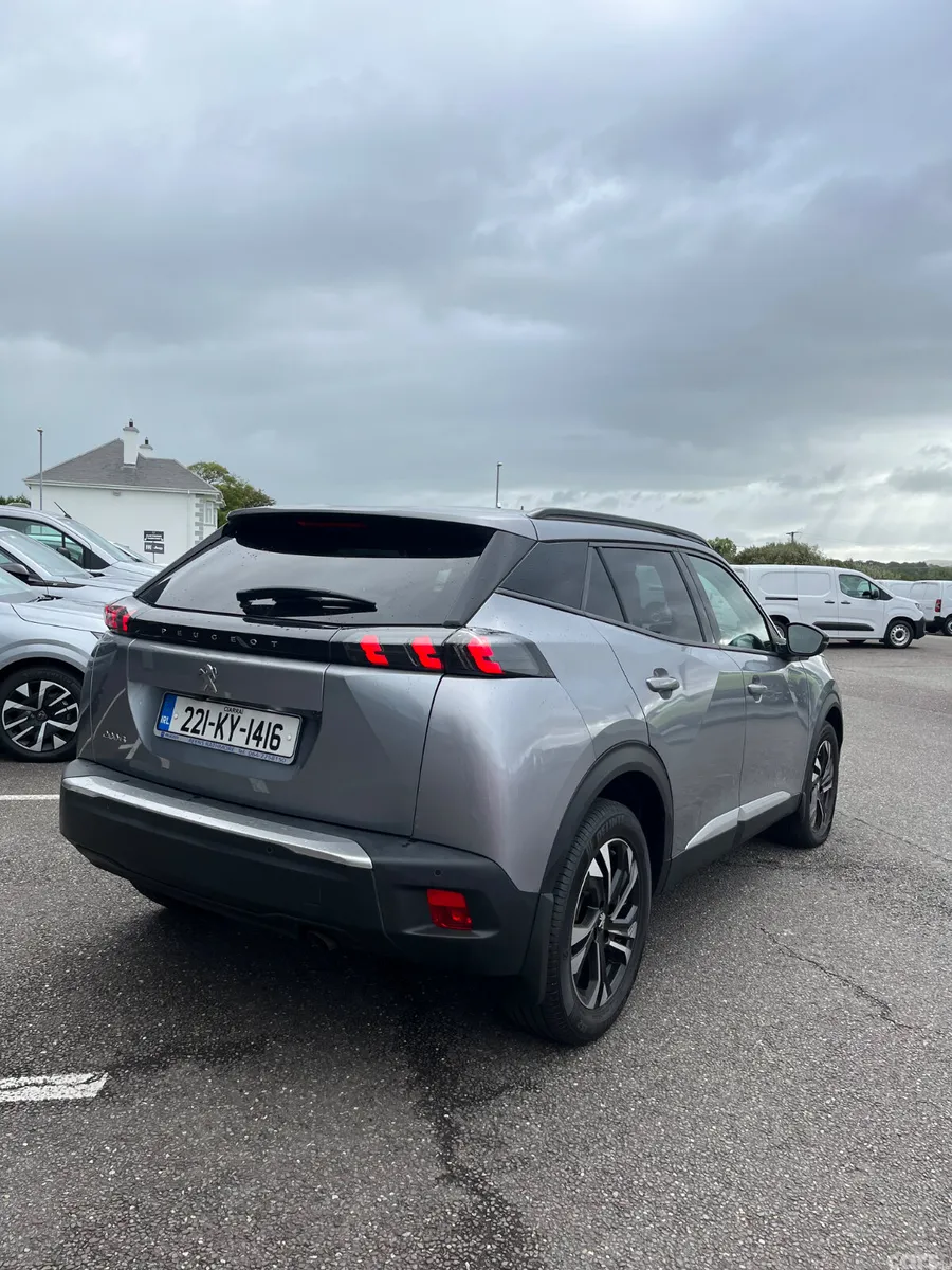 Peugeot 2008 MPV, Petrol, 2022, Grey