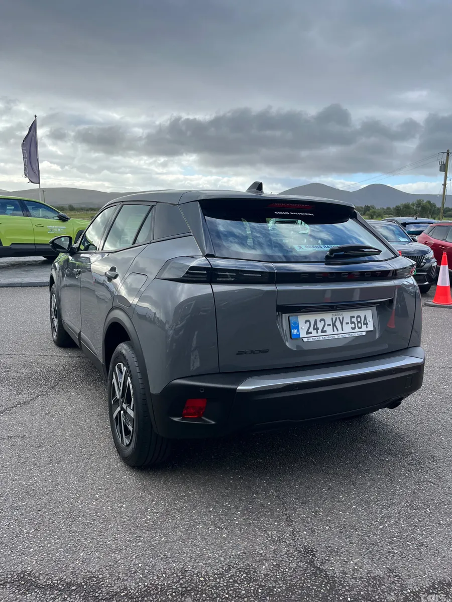Peugeot 2008 MPV, Petrol, 2024, Grey