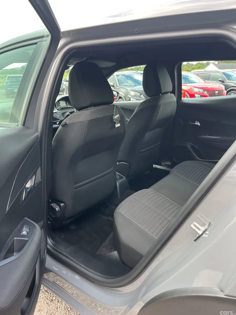 Peugeot 2008 MPV, Petrol, 2024, Grey