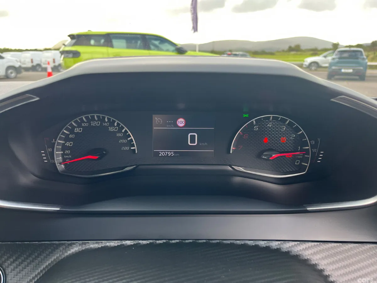 Peugeot 2008 MPV, Petrol, 2024, Grey