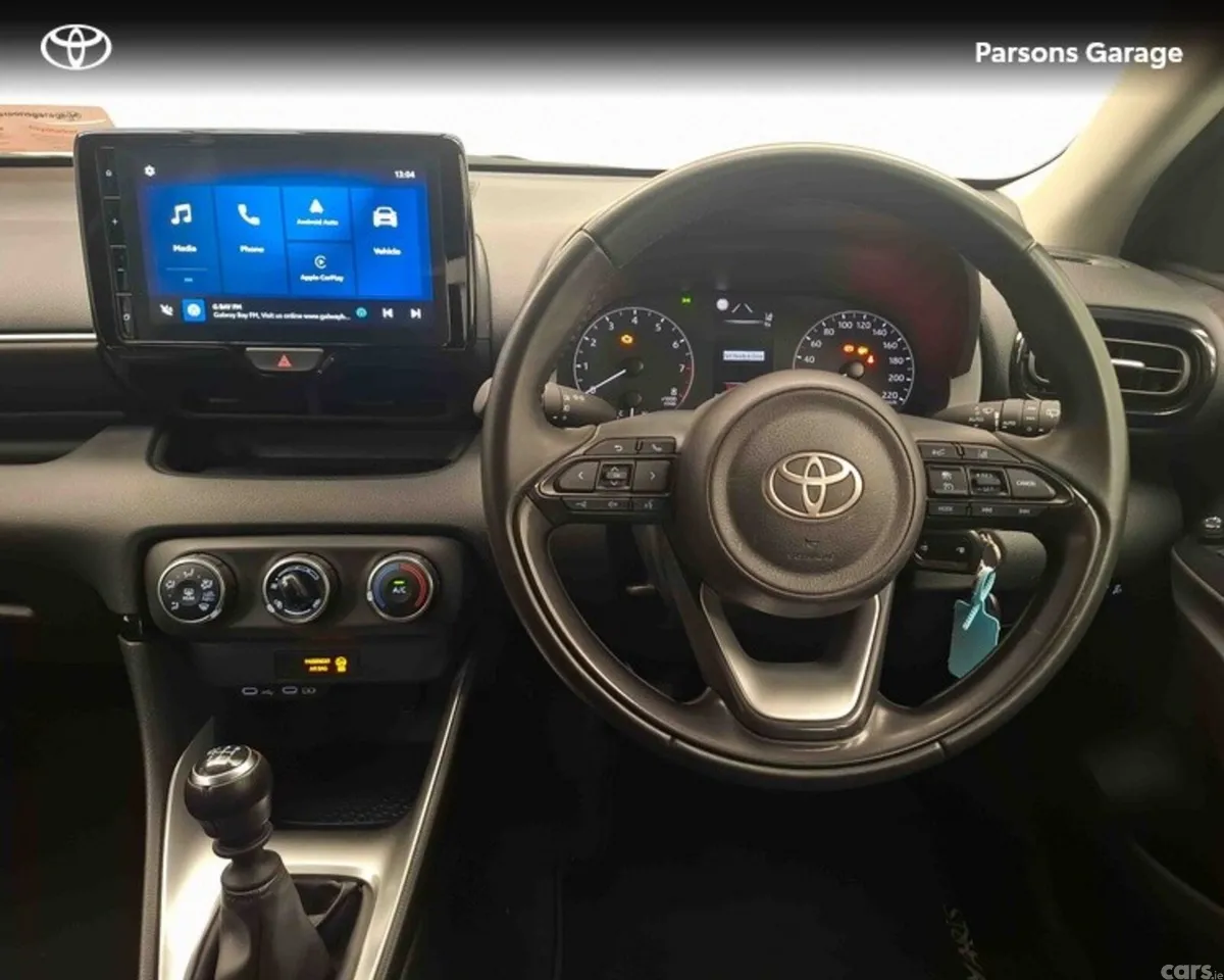 Toyota Yaris Hatchback, Petrol, 2024, Green