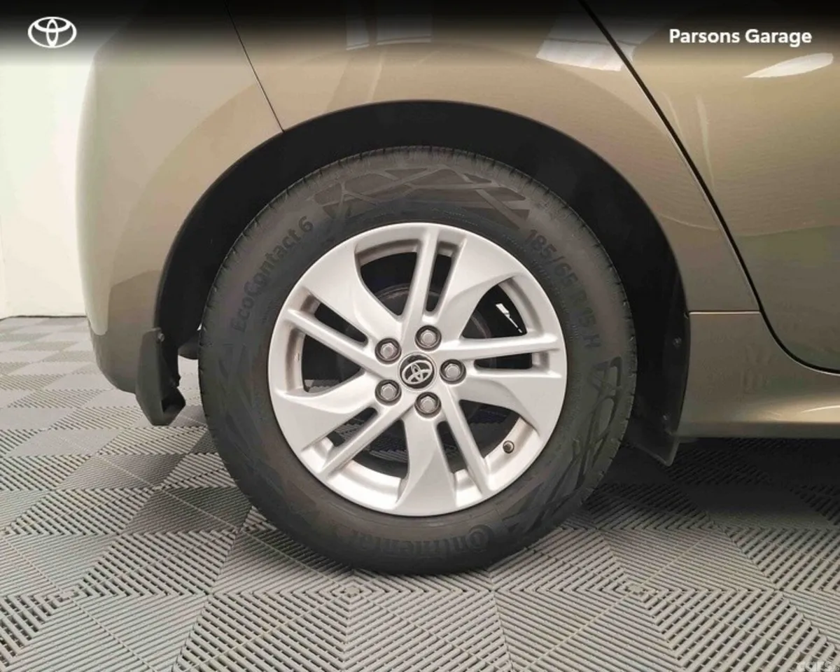 Toyota Yaris Hatchback, Petrol, 2024, Green