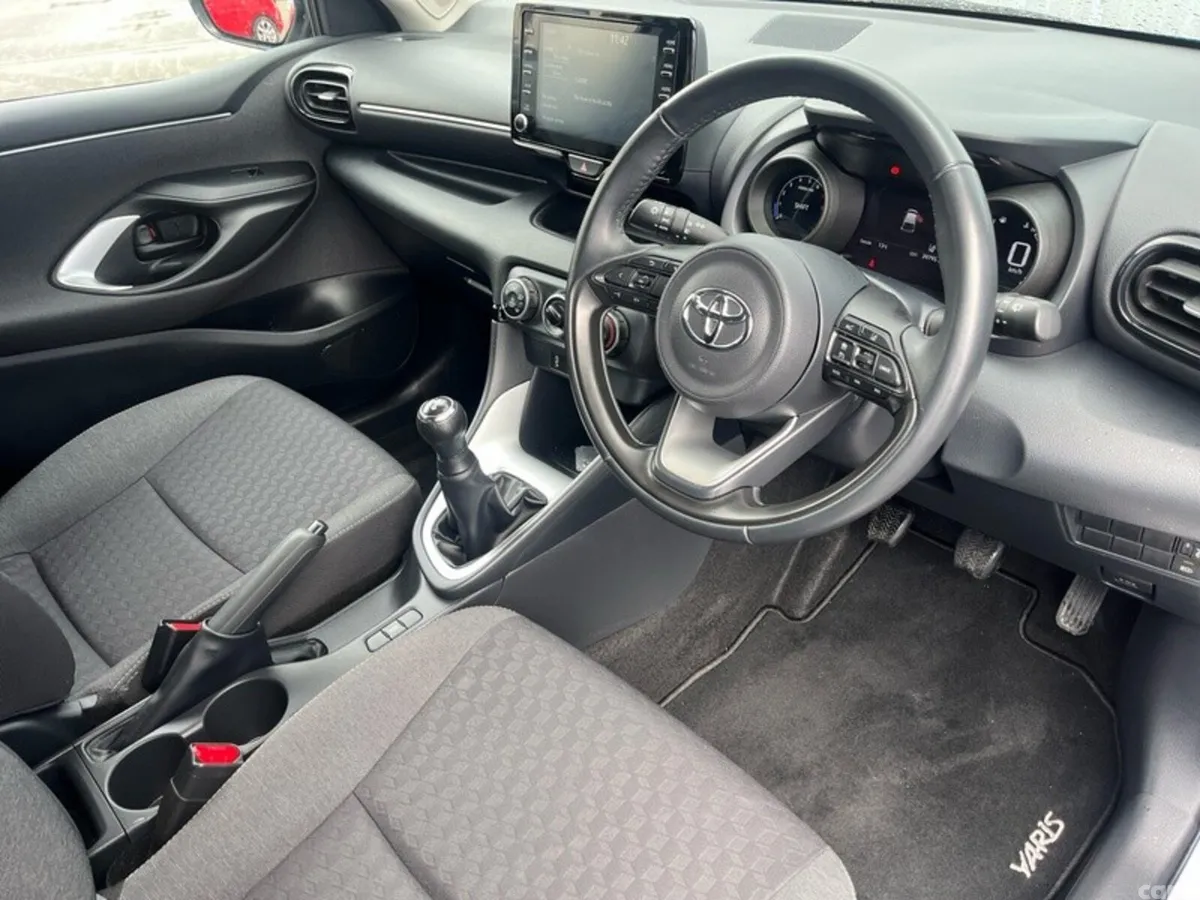 Toyota Yaris Hatchback, Petrol, 2023, Grey