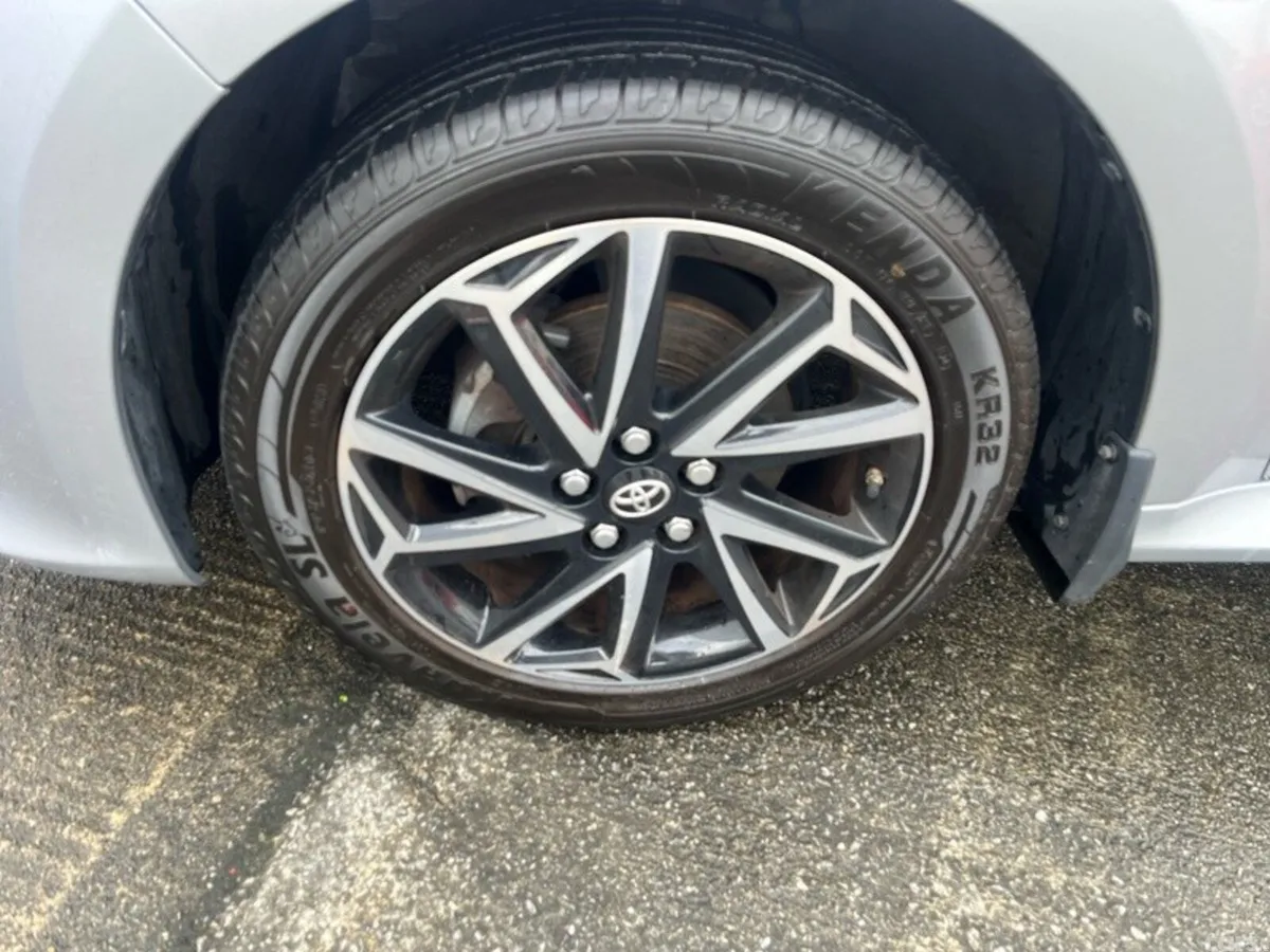 Toyota Yaris Hatchback, Petrol, 2023, Grey