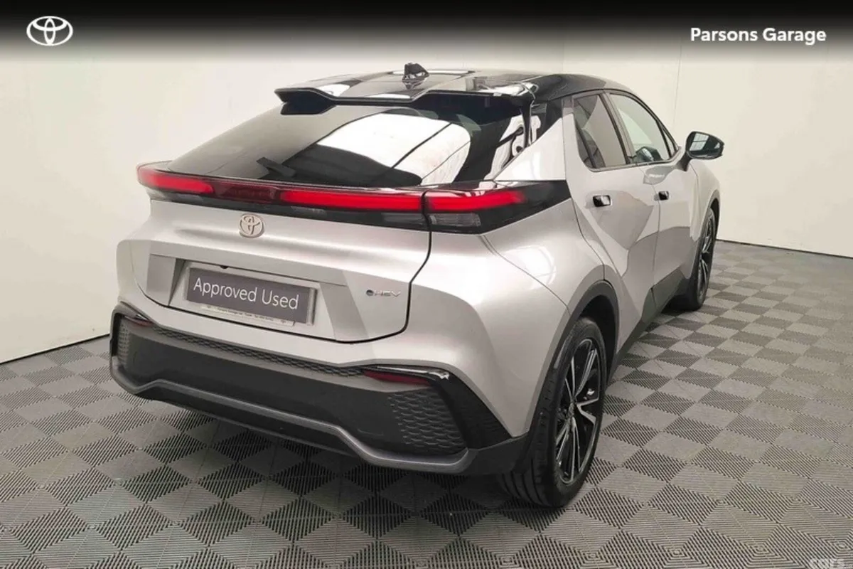 Toyota C-HR SUV, Petrol Hybrid, 2024, Silver