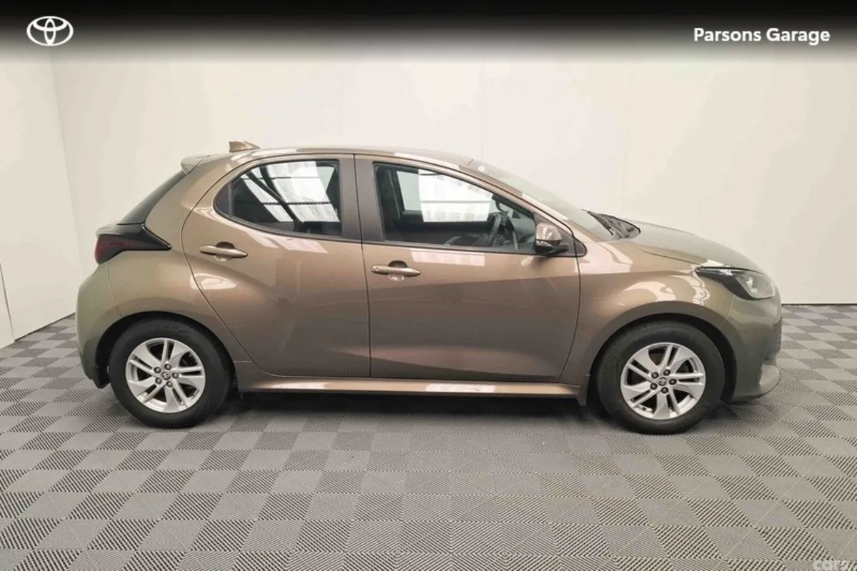 Toyota Yaris Hatchback, Petrol, 2024, Green