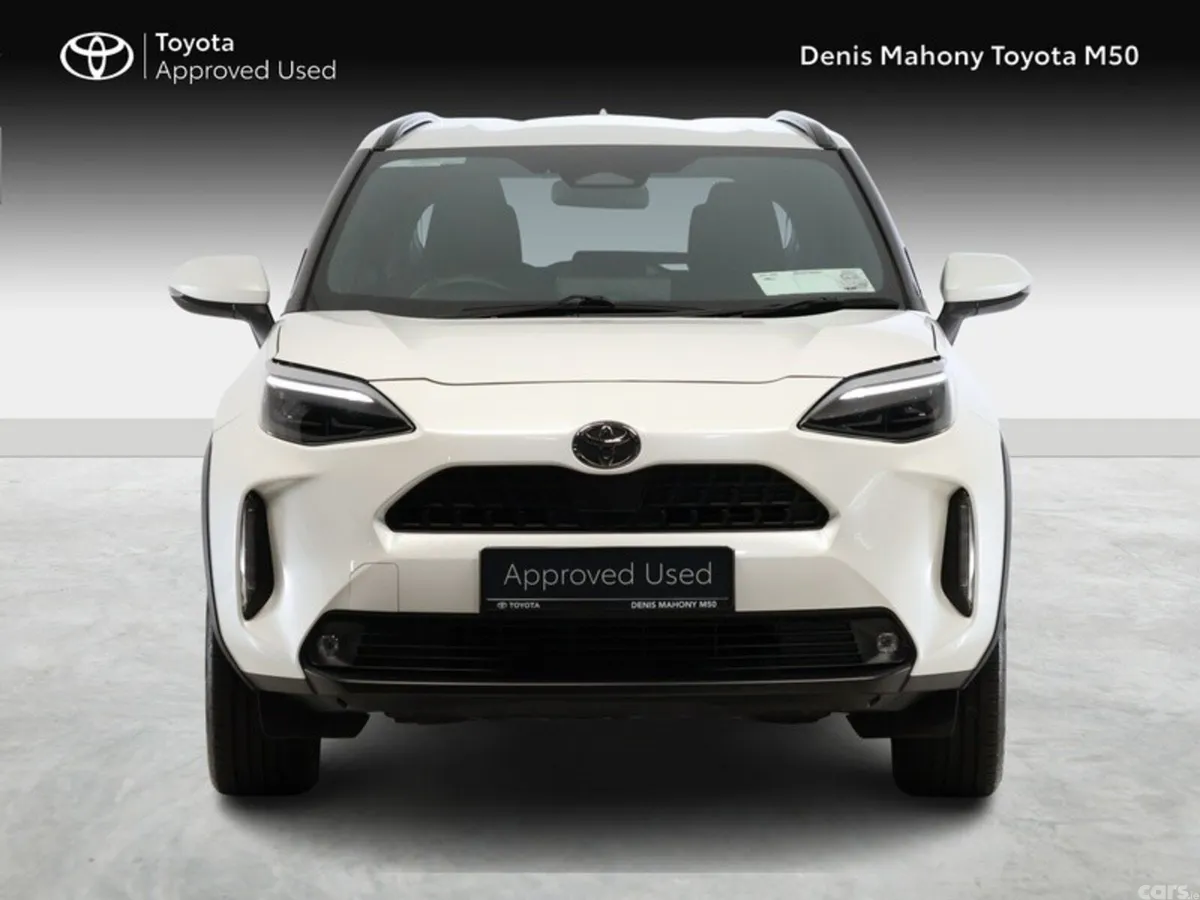 Toyota Yaris Cross Hatchback, Petrol Hybrid, 2024, White