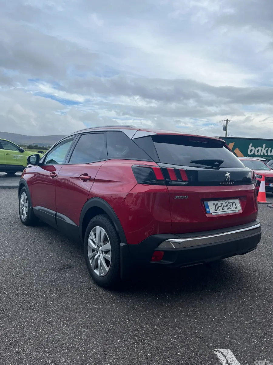 Peugeot 3008 MPV, Petrol, 2021, Red