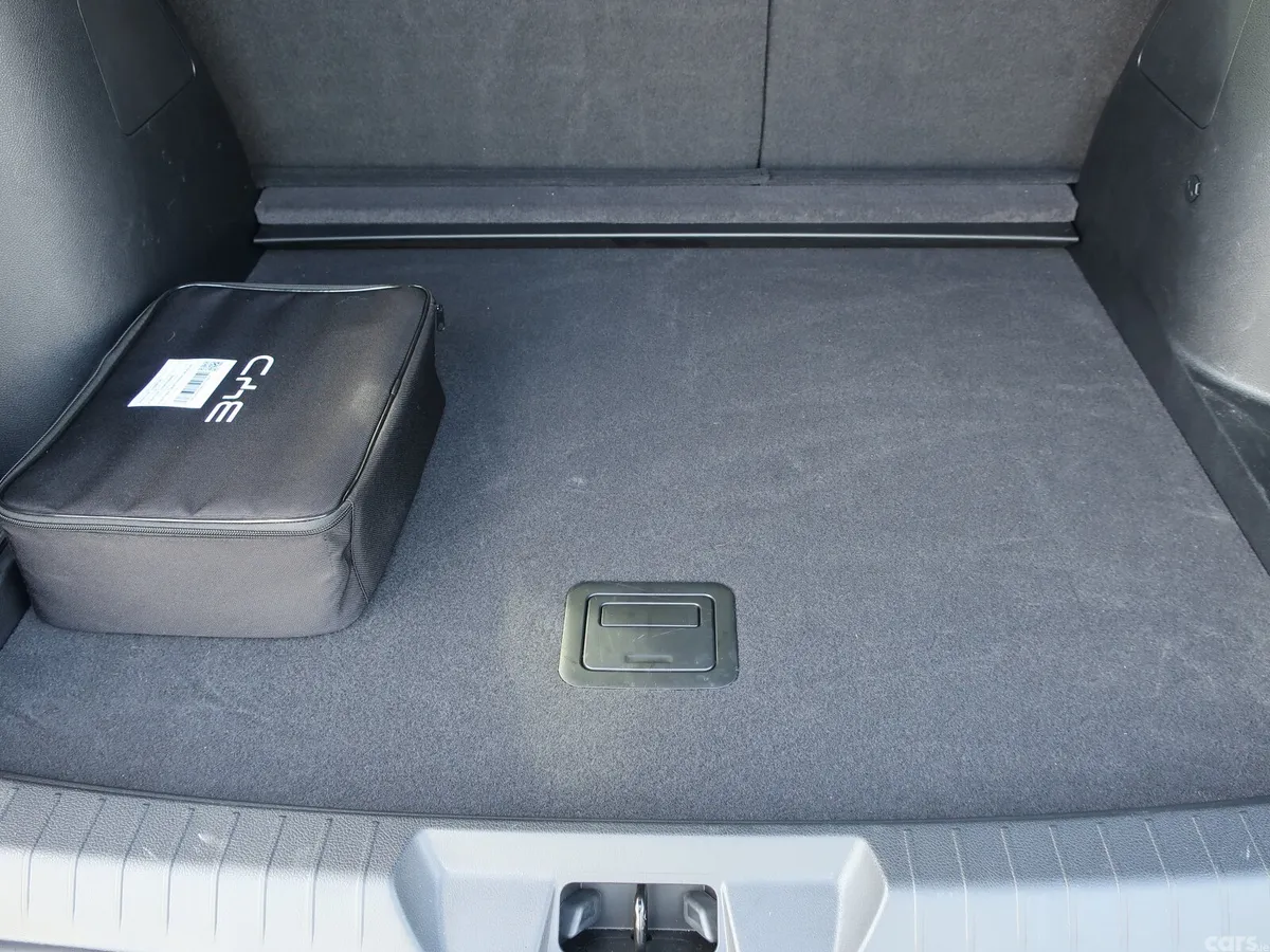 BYD SEAL U Hatchback, Petrol Plug-in Hybrid, 2026, Grey
