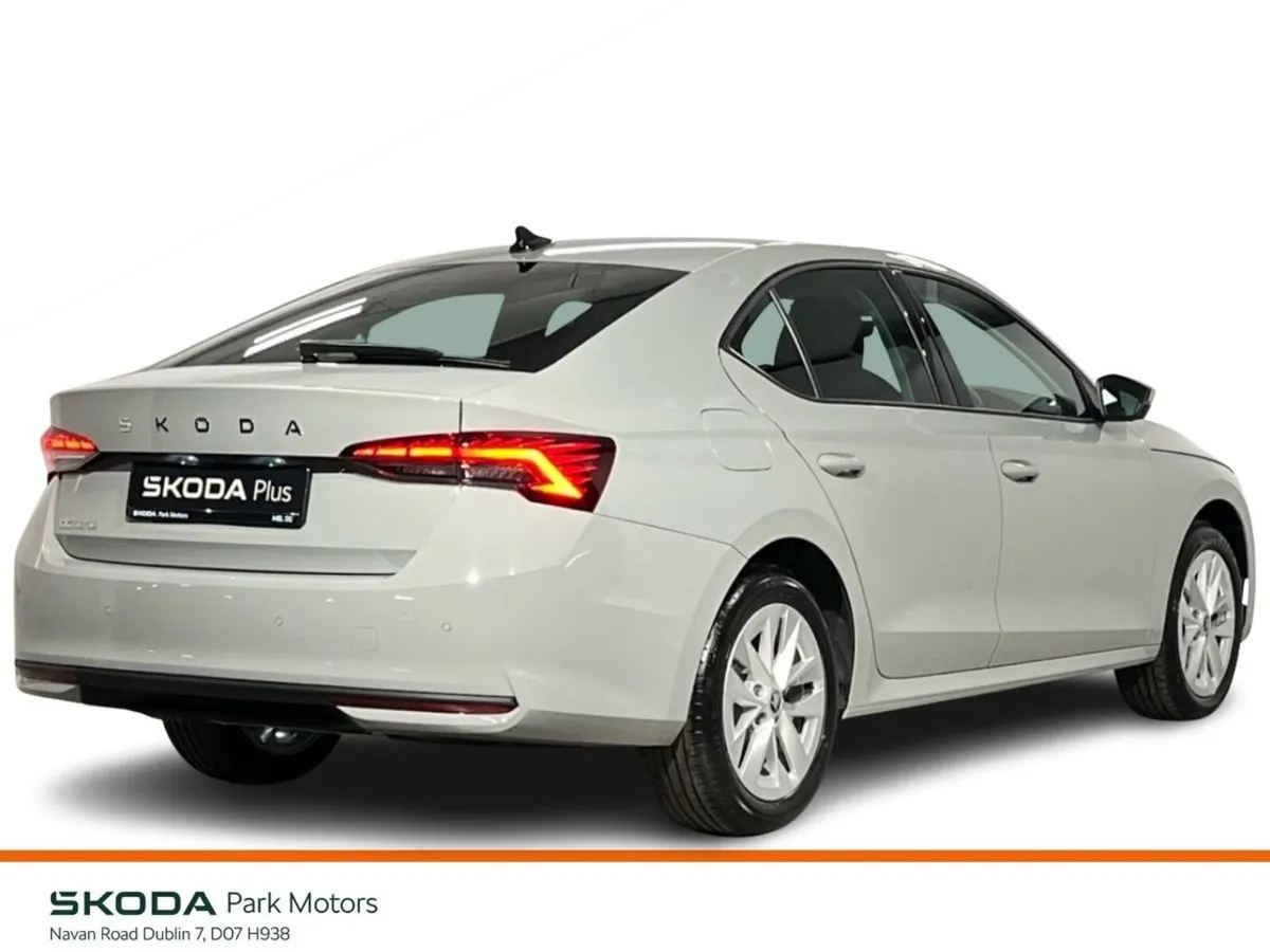 Skoda Octavia Saloon, Petrol, 2026, Grey