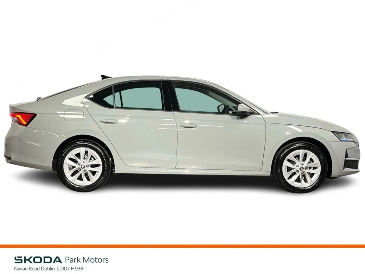 Skoda Octavia Saloon, Petrol, 2026, Grey