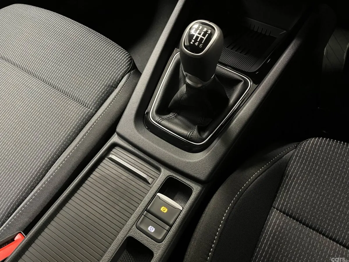 Skoda Octavia Saloon, Petrol, 2026, Grey