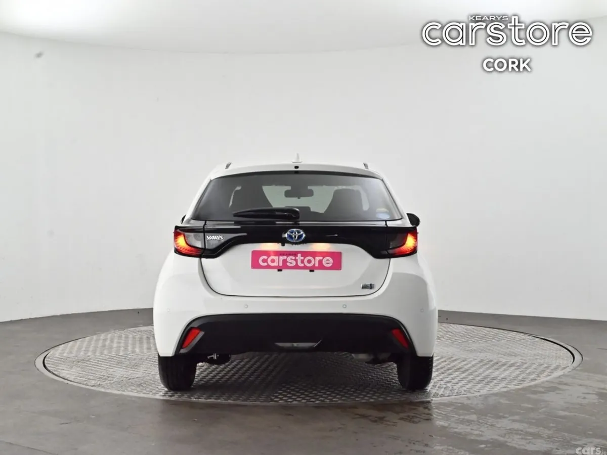 Toyota Yaris Hatchback, Petrol Hybrid, 2021, White