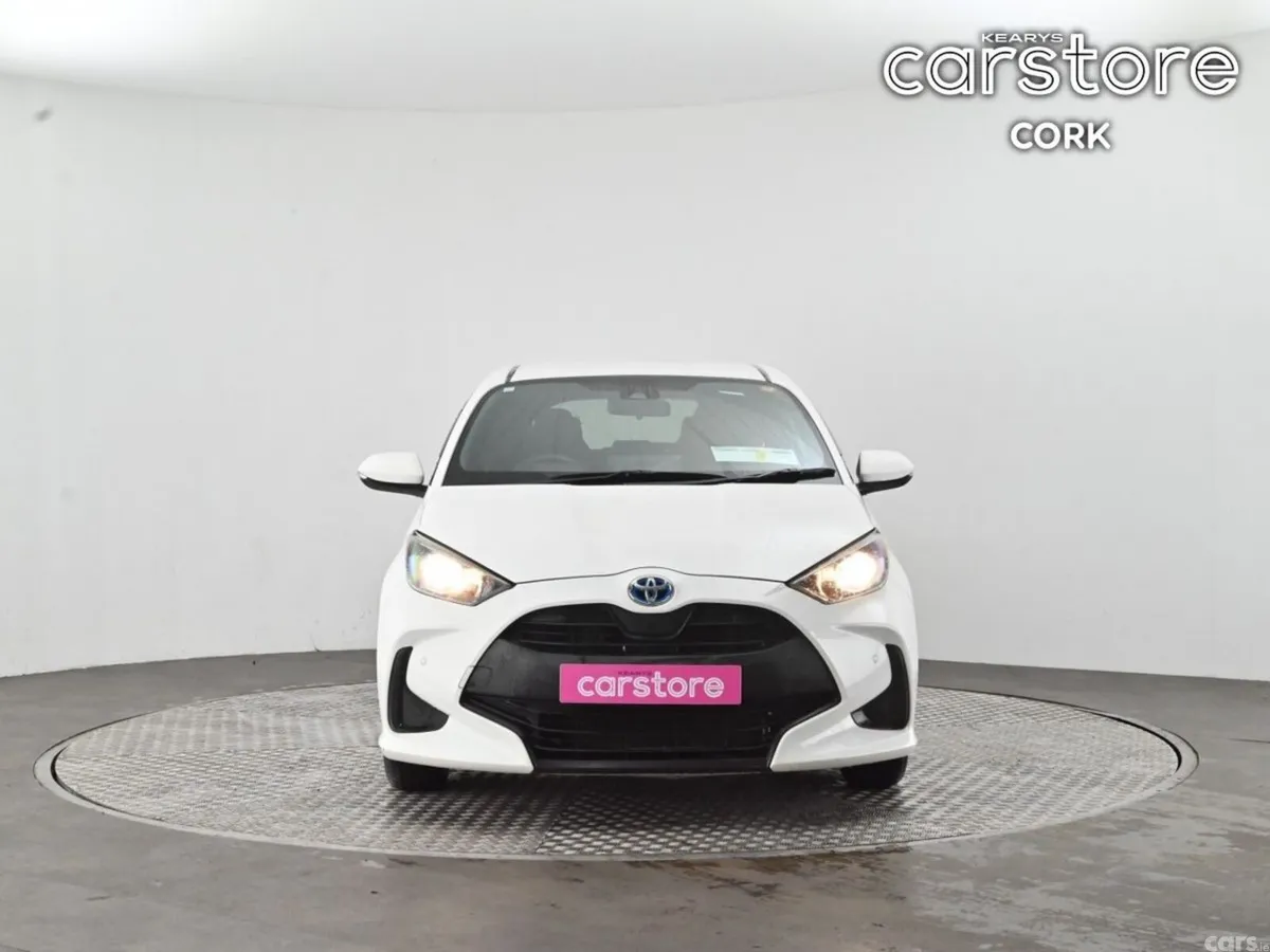 Toyota Yaris Hatchback, Petrol Hybrid, 2021, White