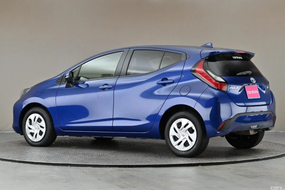 Toyota Aqua Hatchback, Petrol Hybrid, 2022, Blue
