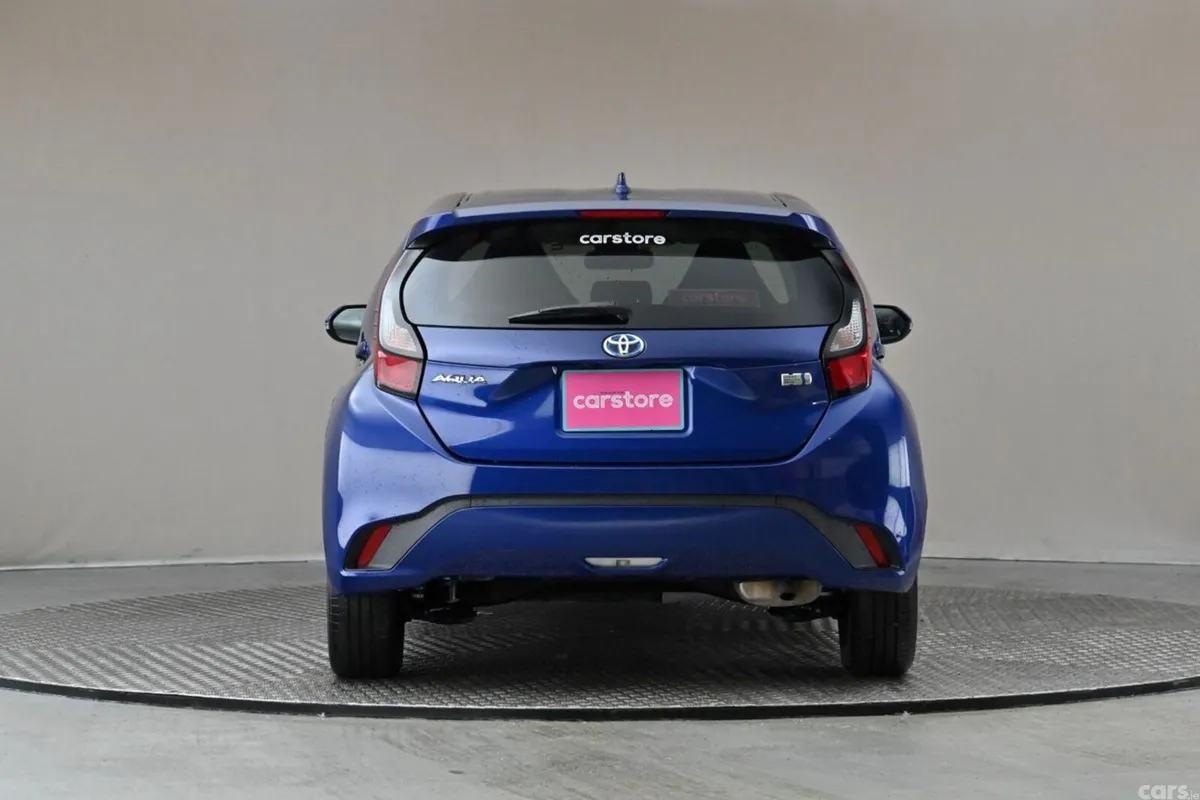 Toyota Aqua Hatchback, Petrol Hybrid, 2022, Blue